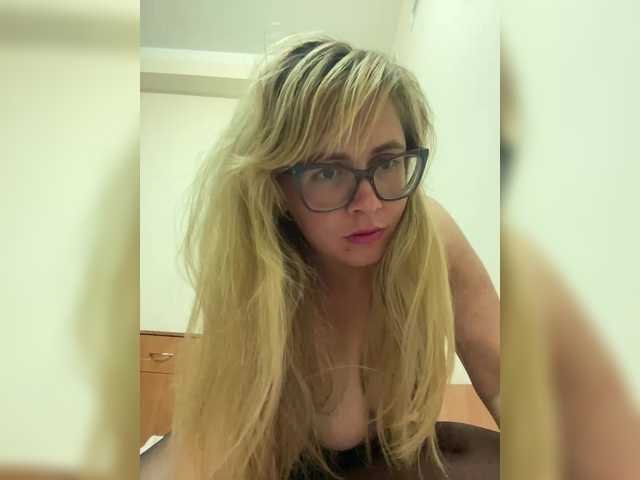 Elegant00Girl webcam