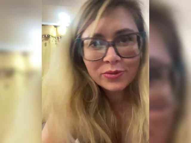 Elegant00Girl webcam