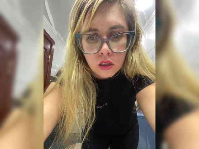 Elegant00Girl webcam