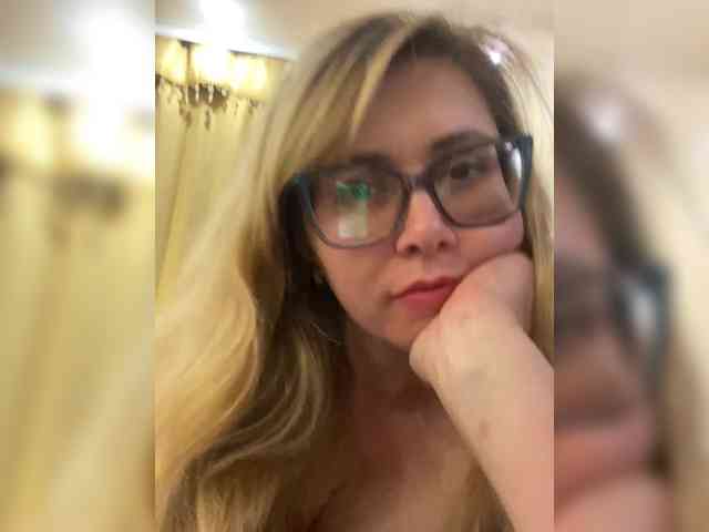 Elegant00Girl webcam