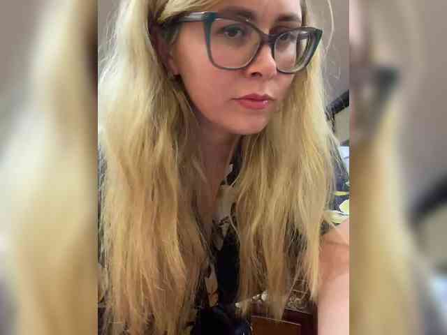 Elegant00Girl webcam
