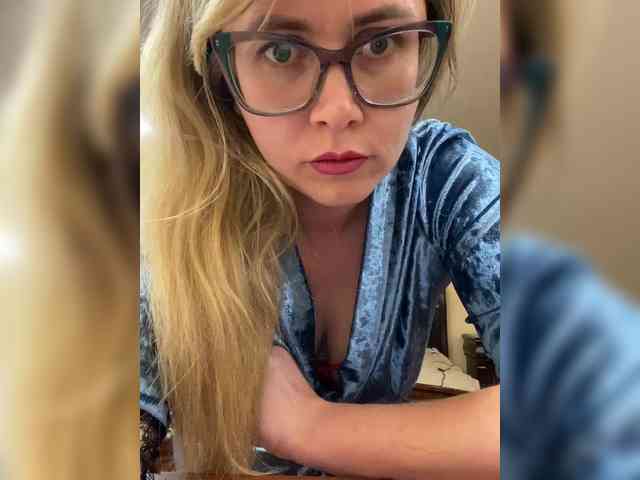 Elegant00Girl webcam