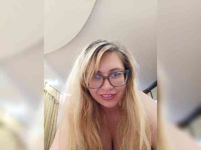 Elegant00Girl webcam