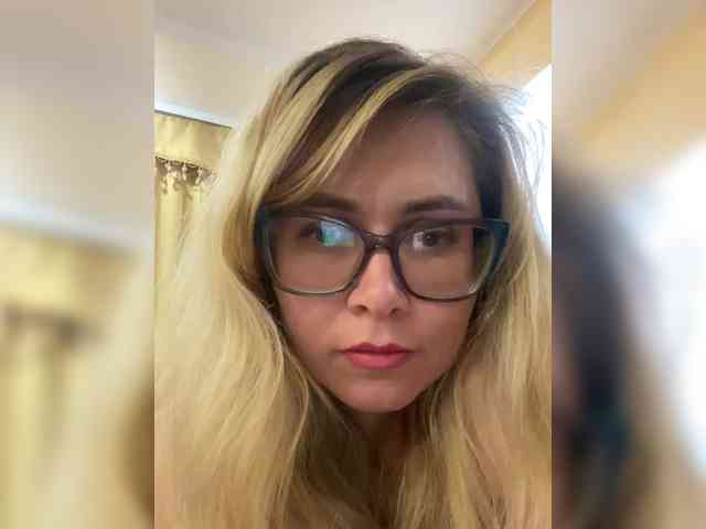 Elegant00Girl webcam