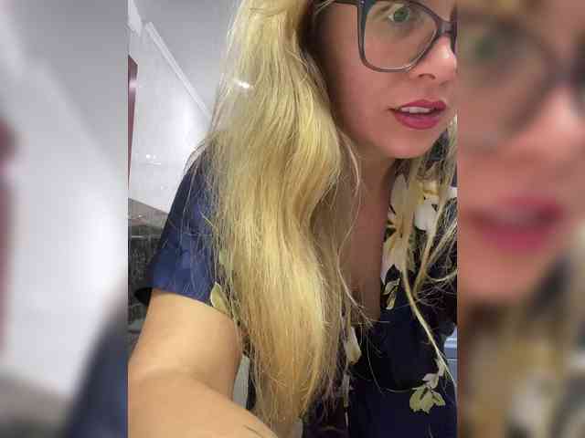 Elegant00Girl webcam