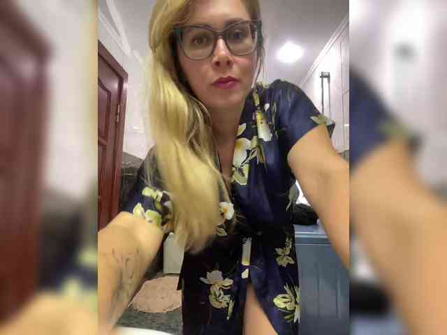 Elegant00Girl webcam