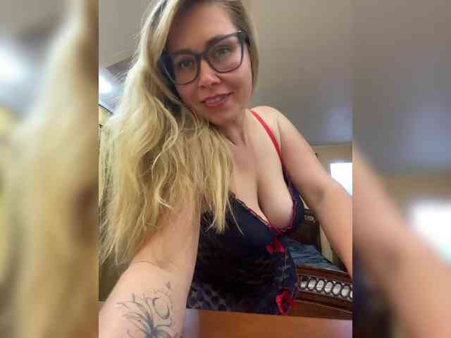 Elegant00Girl webcam