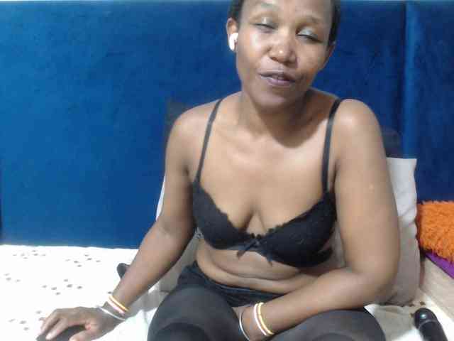 Sheila80 webcam