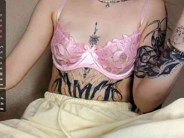 EleanorBaker webcam
