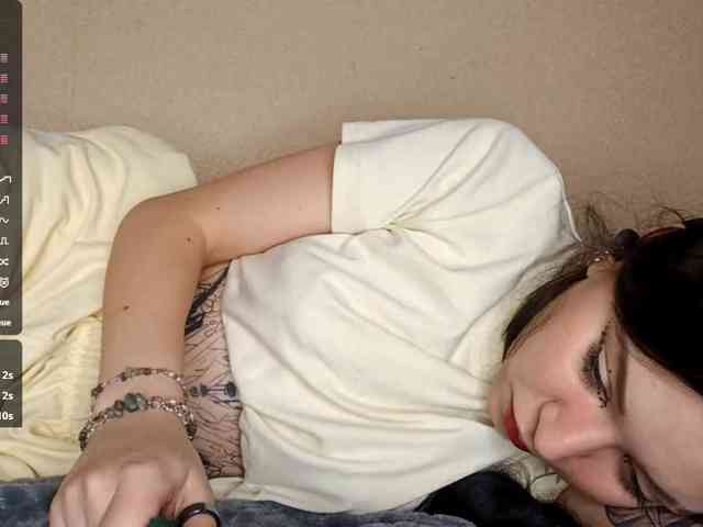 EleanorBaker webcam