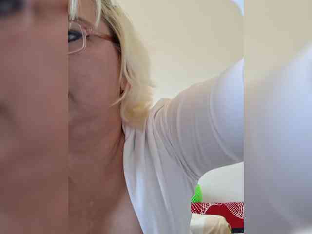 Vika211 webcam