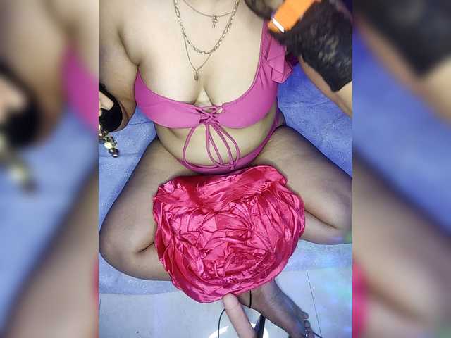 INDIANSEXYCOUPLE webcam