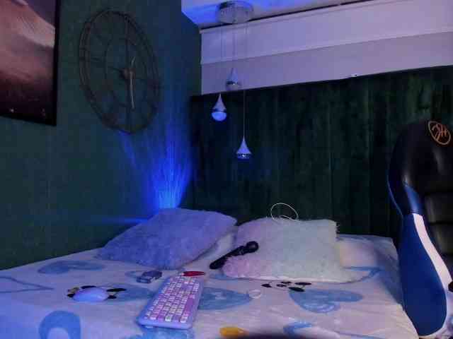 zoetaylorr1 webcam