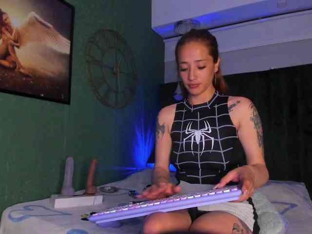 zoetaylorr1 webcam