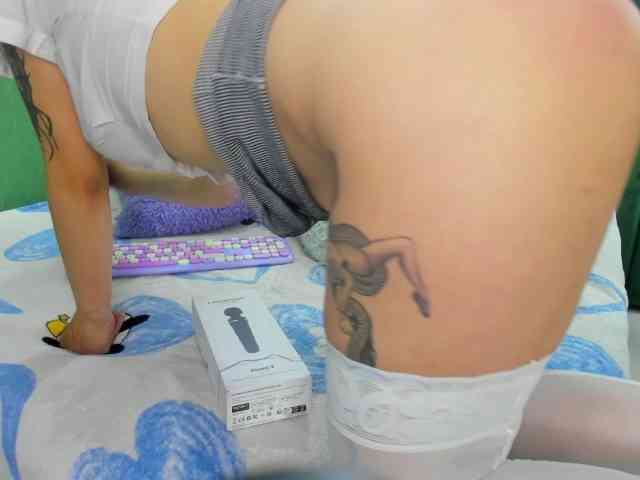 zoetaylorr1 webcam