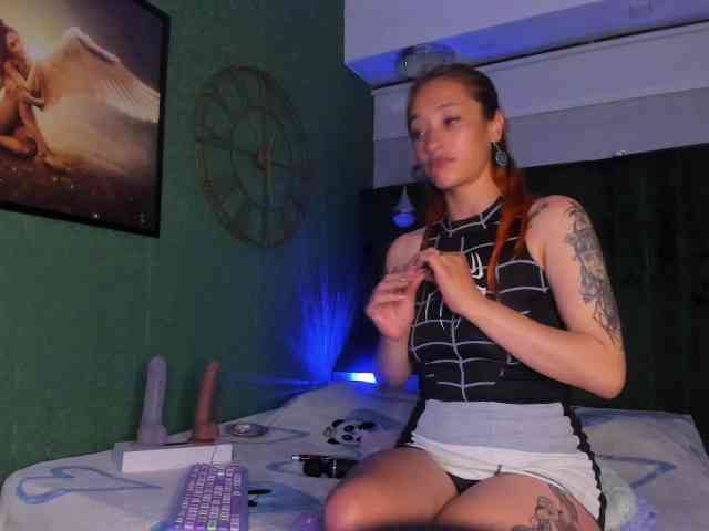 zoetaylorr1 webcam