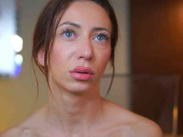 MayaHipnoteyes webcam