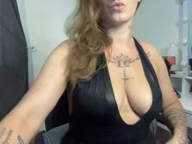 AmallyaHot webcam