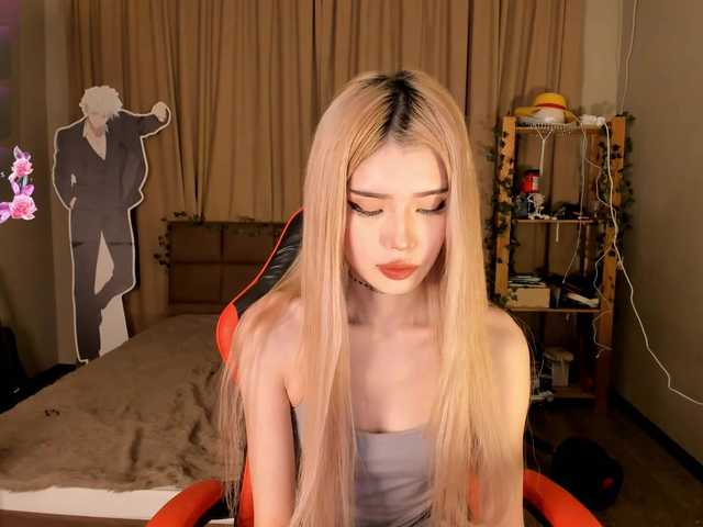 MikaellaSwan webcam
