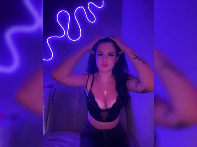 NikaXXXlika webcam