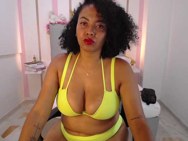 LorennaBrown69 webcam