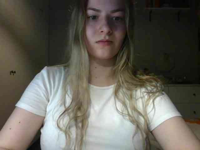 RosieJune webcam