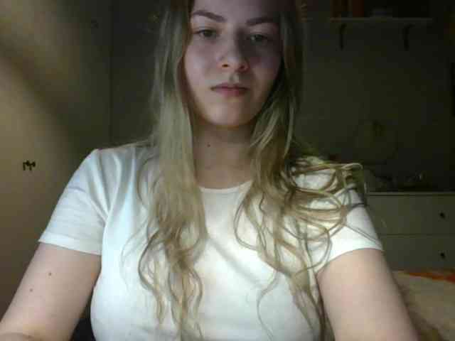 RosieJune webcam