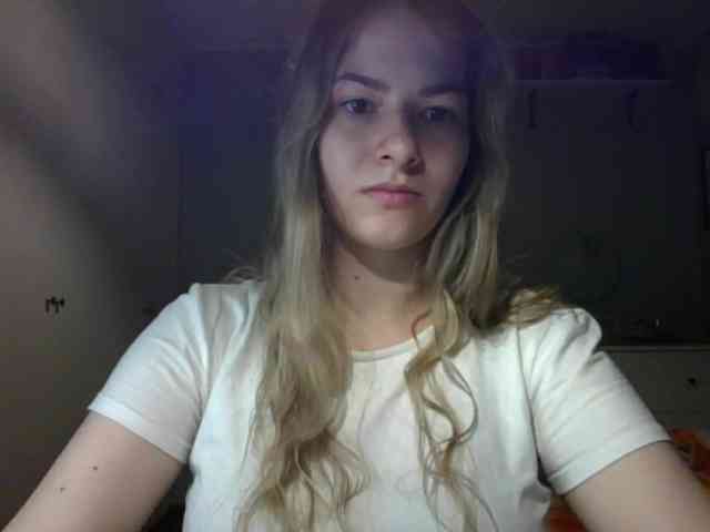 RosieJune webcam