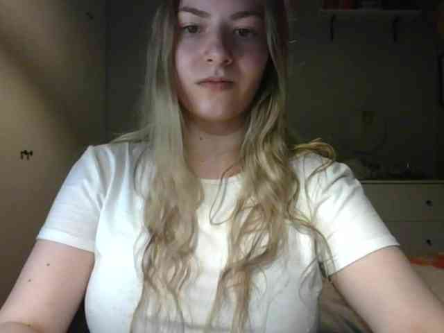 RosieJune webcam