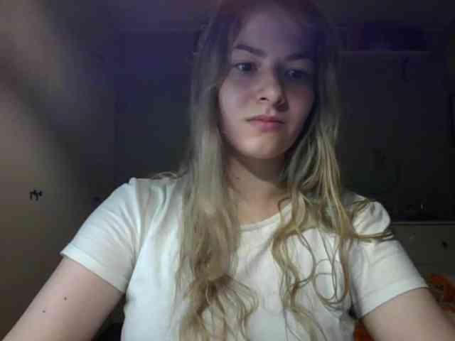 RosieJune webcam
