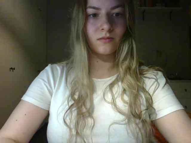 RosieJune webcam