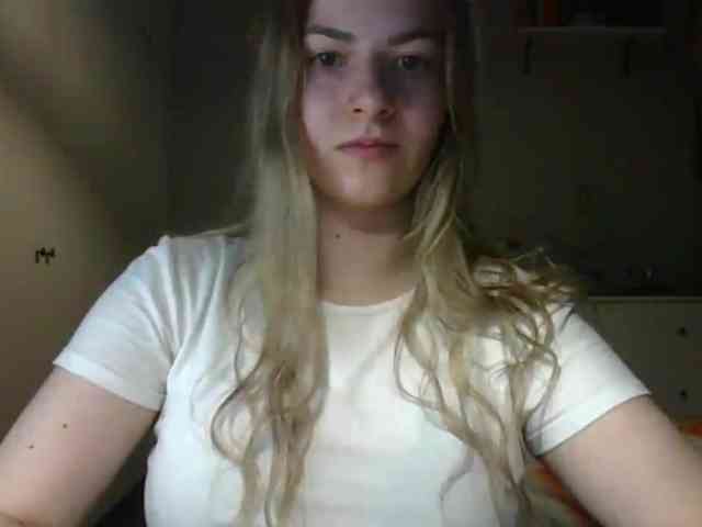 RosieJune webcam