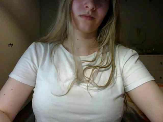 RosieJune webcam