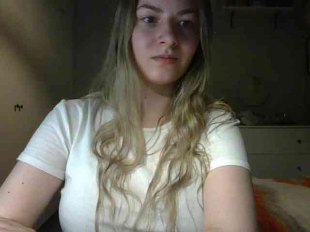RosieJune webcam