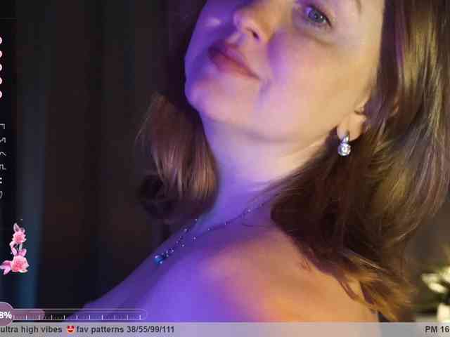PusssyJuicy webcam