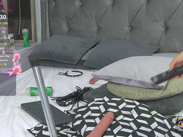 LolaButtie webcam