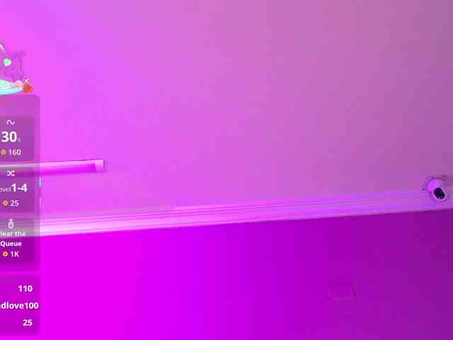 LolaPierce webcam