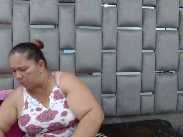 Loly47 webcam