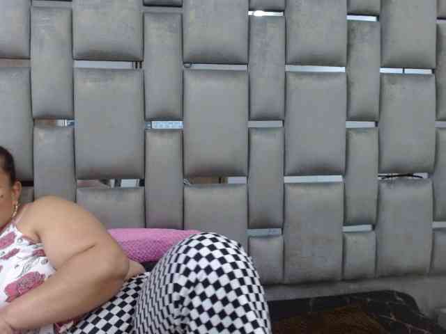 Loly47 webcam