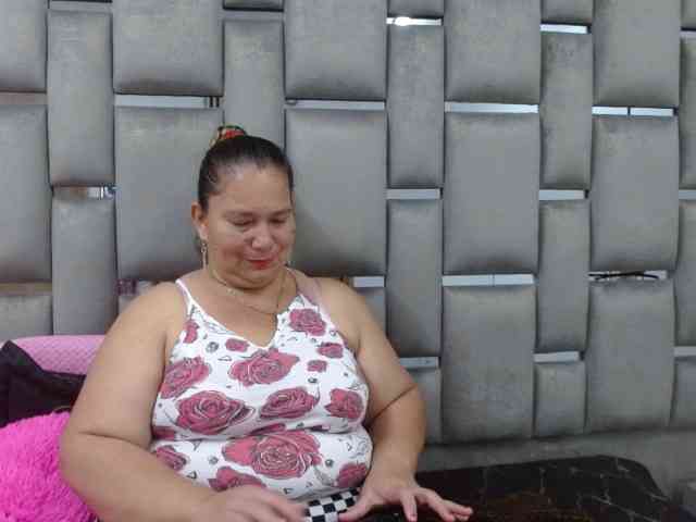 Loly47 webcam