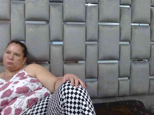 Loly47 webcam