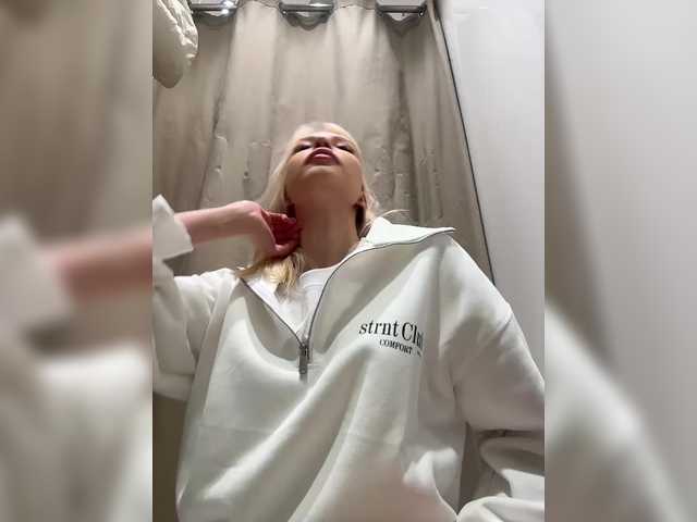 Gratis Live Sexcam mit Cristi-Candy Cristi-Candy