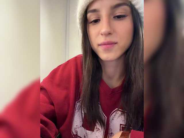 Entra en el chat con el modelo --Eva-22-- --Eva-22--