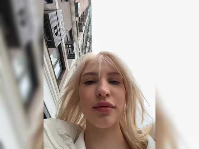 Entra en el chat con el modelo Cristi-Candy Cristi-Candy