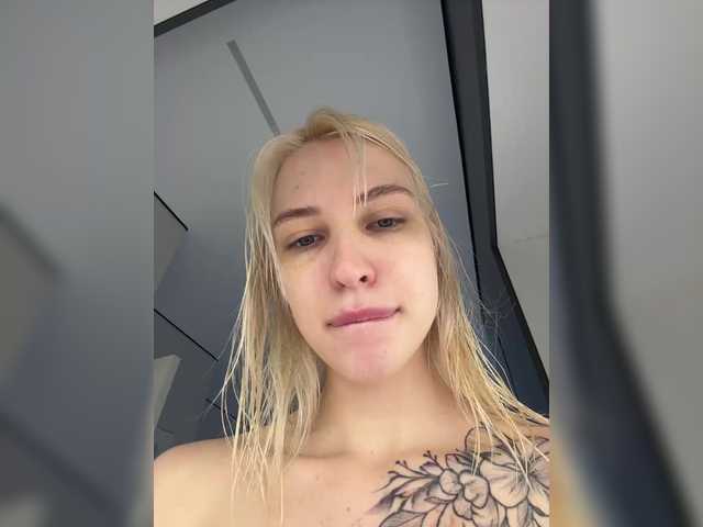 Gratis Live Sexcam mit Cristi-Candy Cristi-Candy