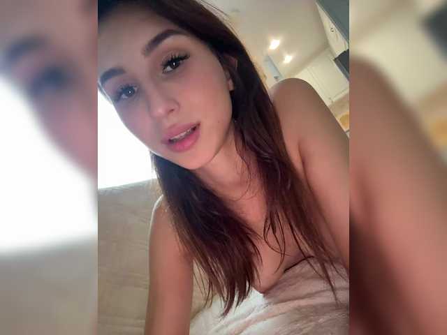 Entrez le videochat erotique avec le
modèle --Eva-22-- --Eva-22--