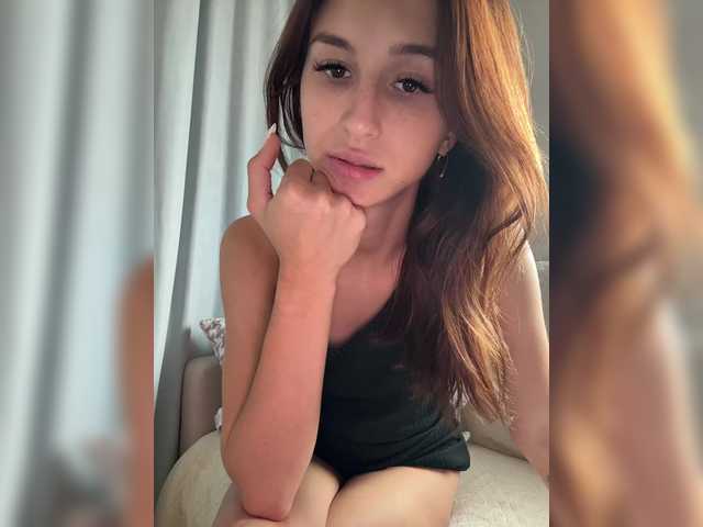 Entra en el chat con el modelo --Eva-22-- --Eva-22--