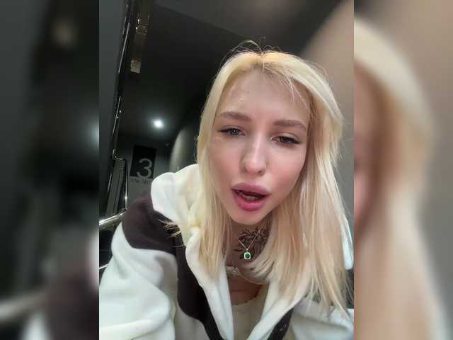 Gratis Live Sexcam mit Cristi-Candy Cristi-Candy