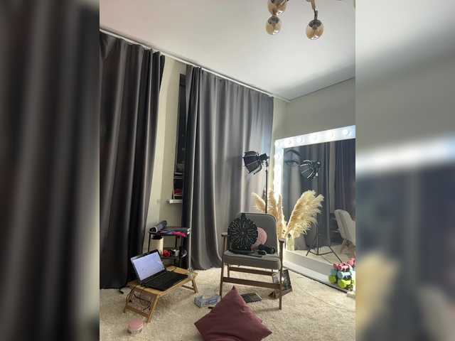 LolaDoll webcam