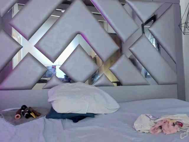 Lorenn-Hill1 webcam